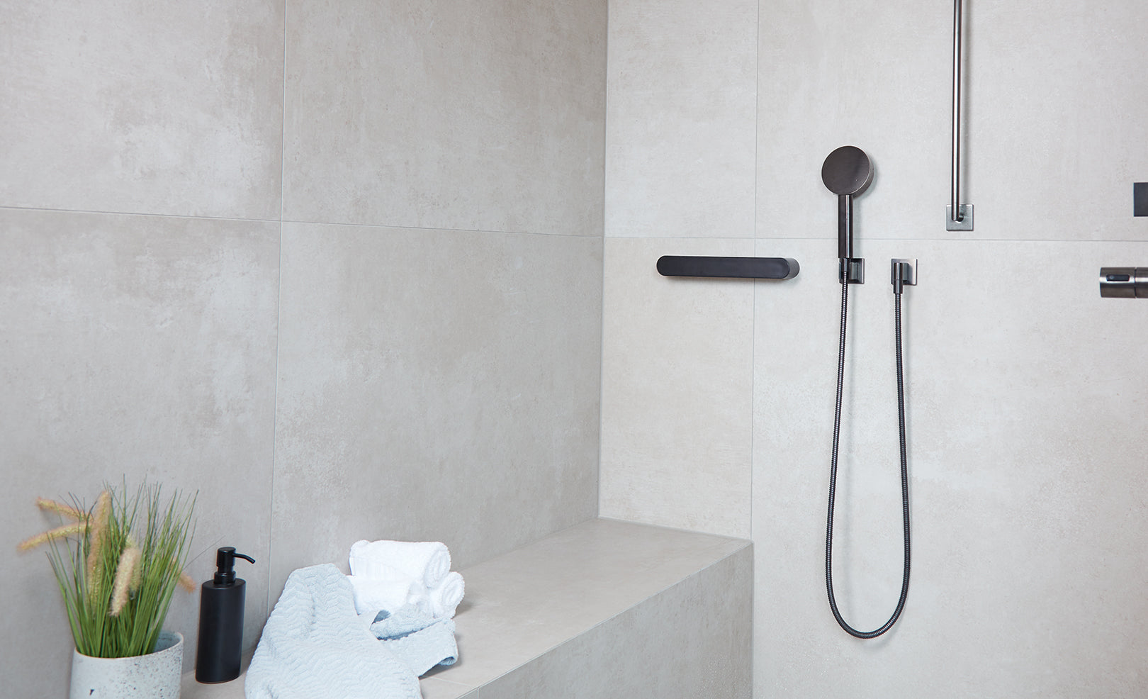 Slik gjør du badet tryggere – 7 enkle grep som forebygger fall